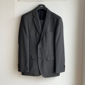 Hugo Boss Charcoal Check 36r Suit
